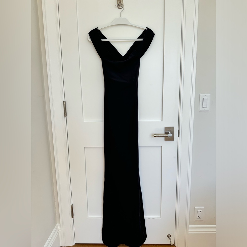 Laundry Black Over the Shoulder Prom/Going Out Dress